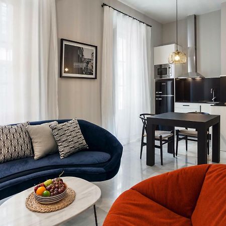 Apartamentos One Shot Conde De Torrejon Sevilla Buitenkant foto