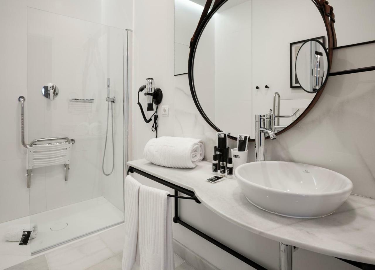 Apartamentos One Shot Conde De Torrejon Sevilla Buitenkant foto